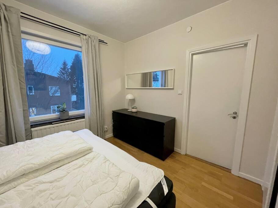 Trivsamma Lagenheter Med Fri Parkering Apartamento Estocolmo Exterior foto